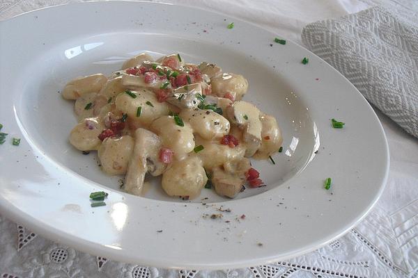 Gnocchi in Cream and Mushroom Sauce