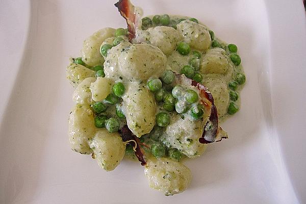 Gnocchi in Pesto Cream