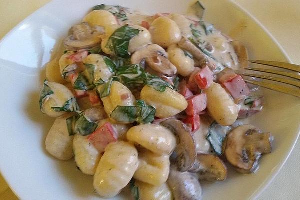 Gnocchi in Wild Garlic Cream Sauce with Paprika and Mushrooms