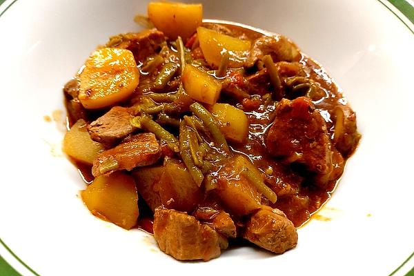 Goulash Pot À La Campfire