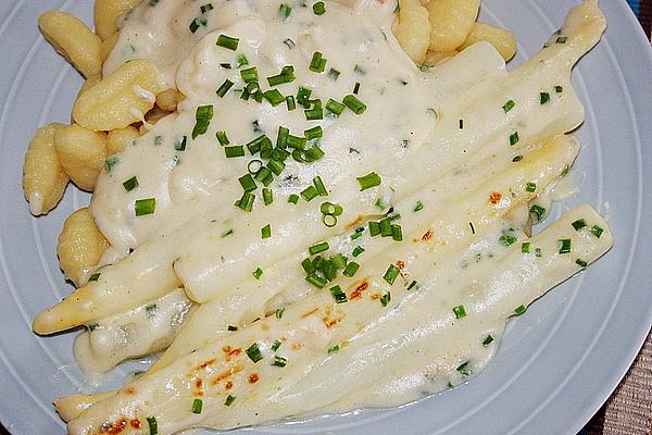 Gratinated Asparagus with Gorgonzola Sauce