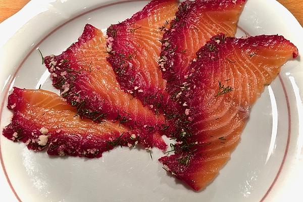 Gravlax – Marinade with Beetroot, Fresh Horseradish, Vodka and Dill