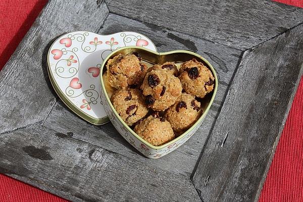 Great-grandma Leni`s Raisin Biscuits