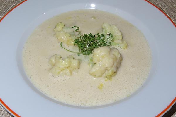 Great-grandma`s Cauliflower Soup
