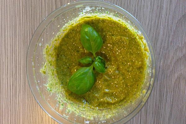 Green Pesto Without Garlic