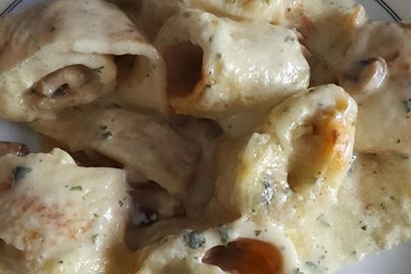 Ham – Pancakes – Rolls with Mushroom Cream