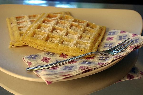 Hazelnut – Apple – Waffles