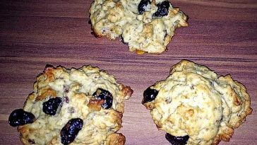 Healthy Breakfast with Millet, Apples and Granola