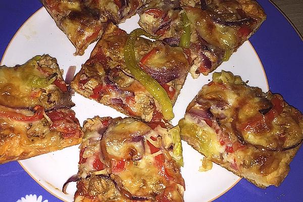 Hearty Pizza Made from Quark Oil Dough