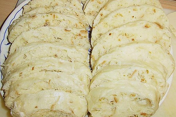 Hearty Yeast Dumplings