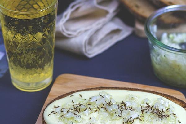 Hessian Cooked Cheese with Music