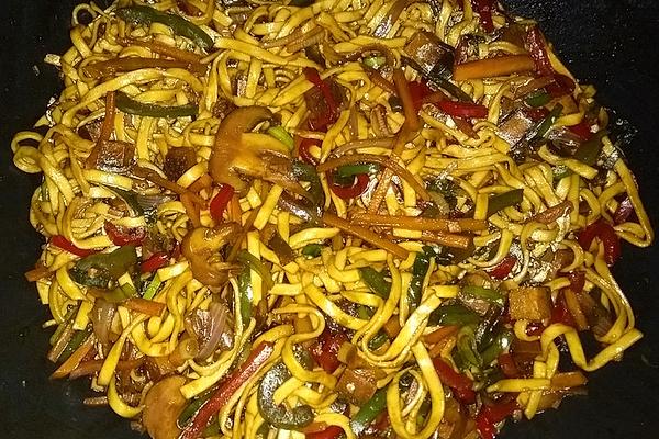Hot Chinese Mie Noodles