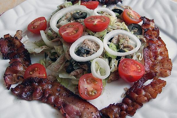 Iceberg Lettuce with Tuna, Tomatoes and Peppers