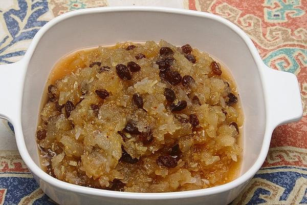 Indian Apple and Raisin Chutney