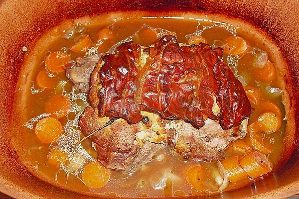 Ingenious Leg Of Lamb in Roman Pot