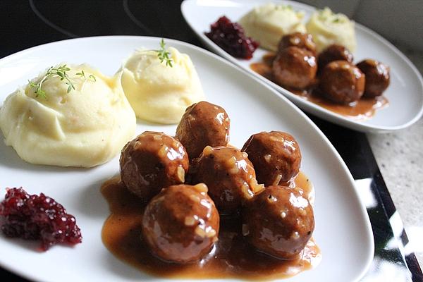 Koettbullar with Brown Sauce and Lingonberry Jelly