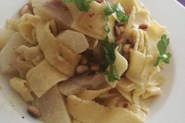 Kohlrabi Noodle Pan