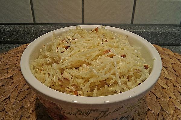 Kohlrabi Salad with Hazelnut Kernels