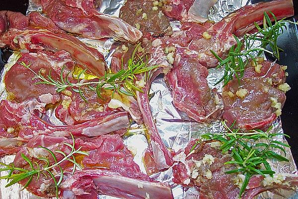 Lamb Chops with Lemon and Rosemary Sauce