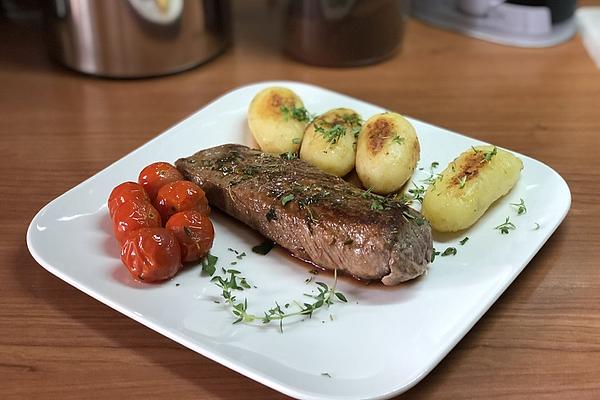 Lamb Salmon with Thyme and Cocktail Tomatoes