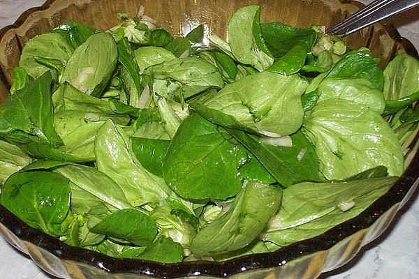 Lamb`s Lettuce in Currant and Orange Dressing