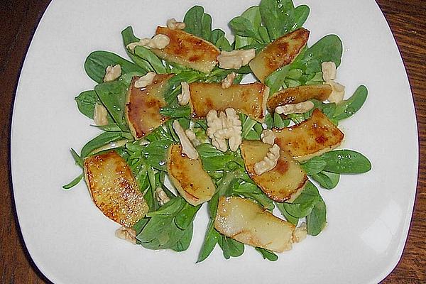 Lamb`s Lettuce with Apple Balsam, Apples and Nuts