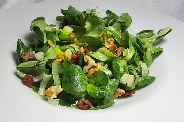 Lamb`s Lettuce with Bacon – Nut – Vinaigrette