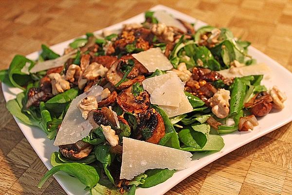 Lamb`s Lettuce with Fried Mushrooms