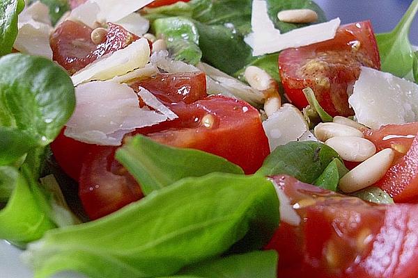 Lamb`s Lettuce with Fried Pine Nuts and Parmesan