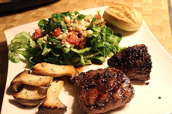Lamb`s Lettuce with Macadamia Nuts