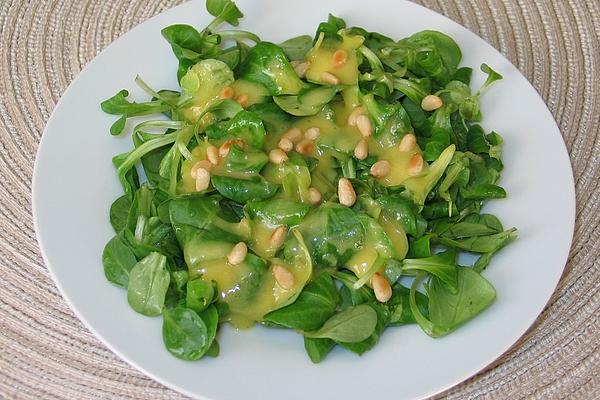 Lamb`s Lettuce with Mango Dressing and Pine Nuts