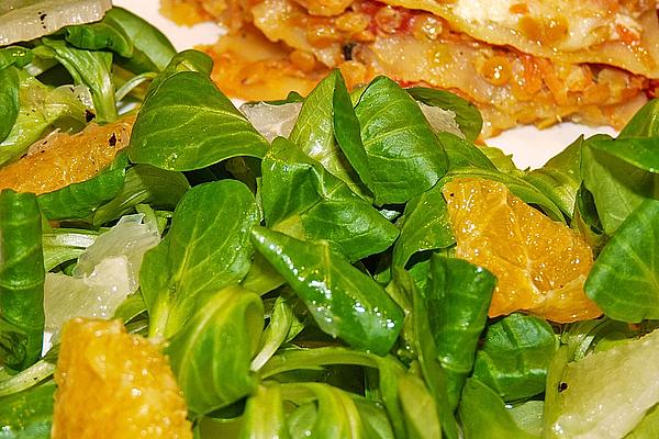 Lamb`s Lettuce with Orange and Grapefruit Dressing
