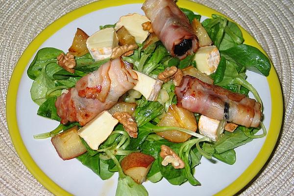 Lamb`s Lettuce with Pear, Walnuts, Camembert and Plums