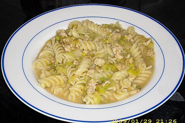Leek – Mince – Pasta Pan La Helene