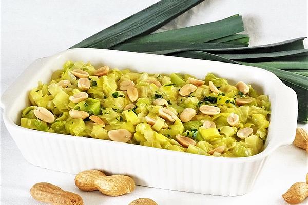 Leek Vegetables with Coconut Milk and Peanuts