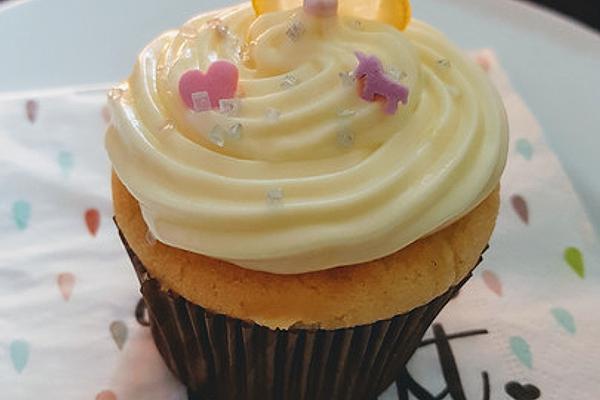 Lemon Cupcakes with Cream Cheese Frosting