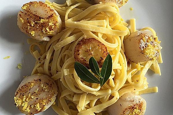 Lemon Linguine with Scallops