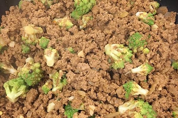 Light Romanesco Minced Meat Pan