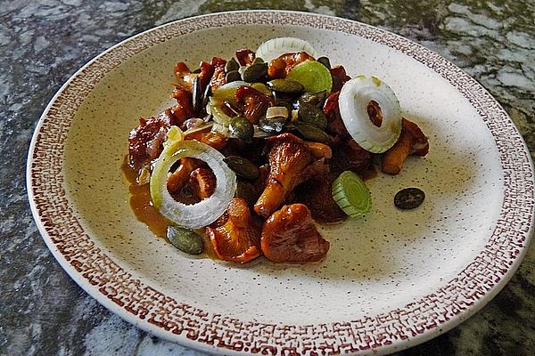 Lukewarm Chanterelles in Pumpkin Seed Oil
