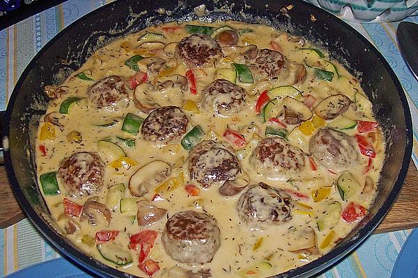 Macaroni with Meatball Ragout