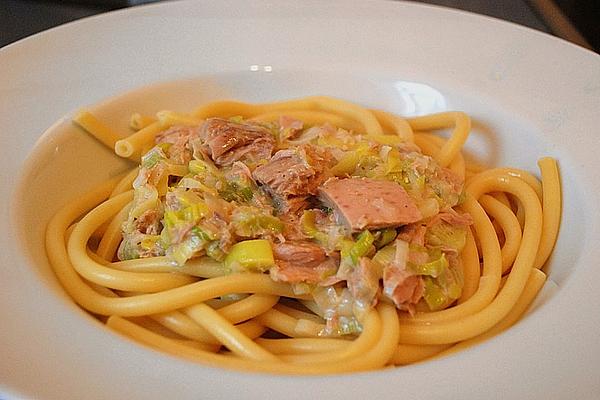 Macaroni with Tuna Sauce