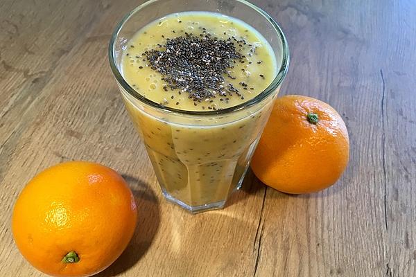Mango and Banana Smoothie with Chia