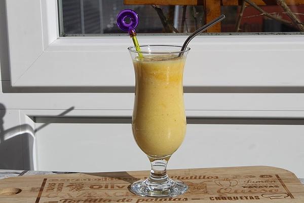 Mango Pineapple Banana Smoothie
