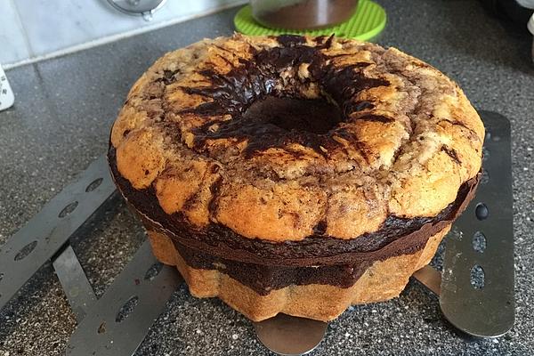 Mascarpone – Marble Cake with Amarettini