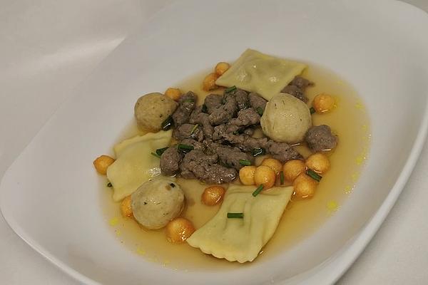 Maultasche Soup with Beef