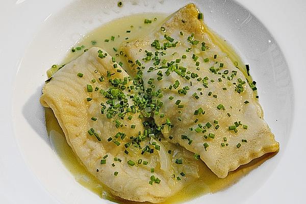 Maultaschen in Lemongrass Stock