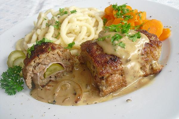 Meat Rolls in Onion Sauce