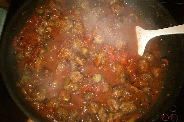 Meatballs in Paprika-tomato Sauce
