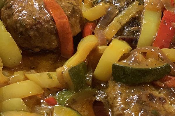 Meatballs in Paprika Vegetables with Asian Touch