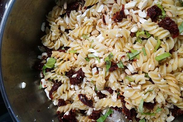 Mediterranean Pasta Salad, with Sun-dried Tomatoes and Garlic